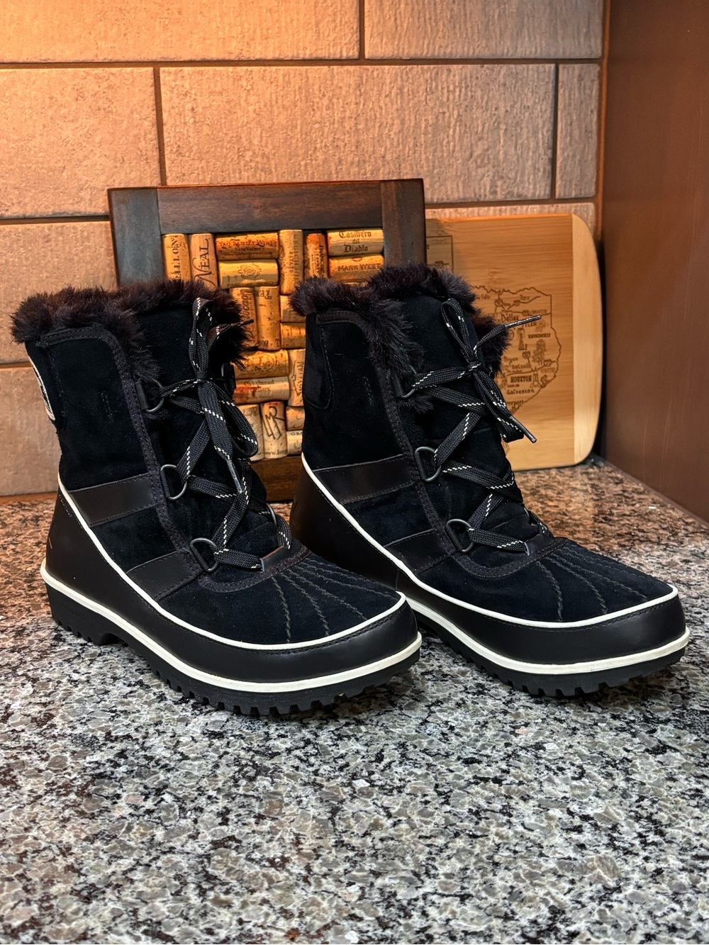 Sorel Tivoli ll Black Suede Winter Waterproof Snow Boots Size 8